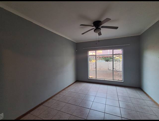 4 BEDROOM FREESTANDING FOR SALE IN FLAMWOOD